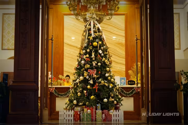 Professional commercial Christmas light installation in Cape Neddick, Maine — Commercial Christmas Tree